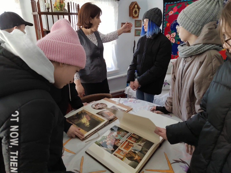 23 марта ребята 6 класса ездили на экскурсию в Алтайский государственный мемориальный музей Г. С. Титова в с. Полковниково.